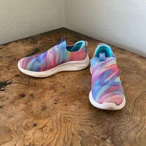 Girl size 2 Skechers sneakers
Air-cooled Memory foam insoles